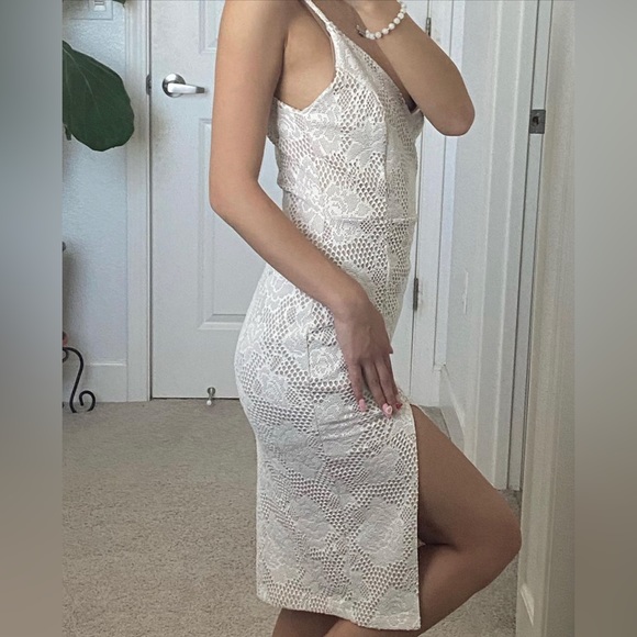 White Flower Lace Dress With Slit - Picture 2 of 4